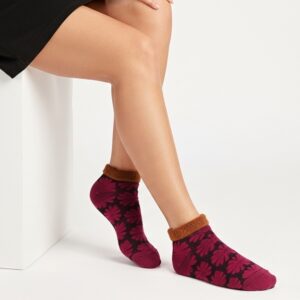 Cozy Floral Ankle Socks with Fuzzy Cuff – Burgundy & Brown