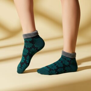Cozy Floral Ankle Socks with Fuzzy Grey Cuff – Teal & Black