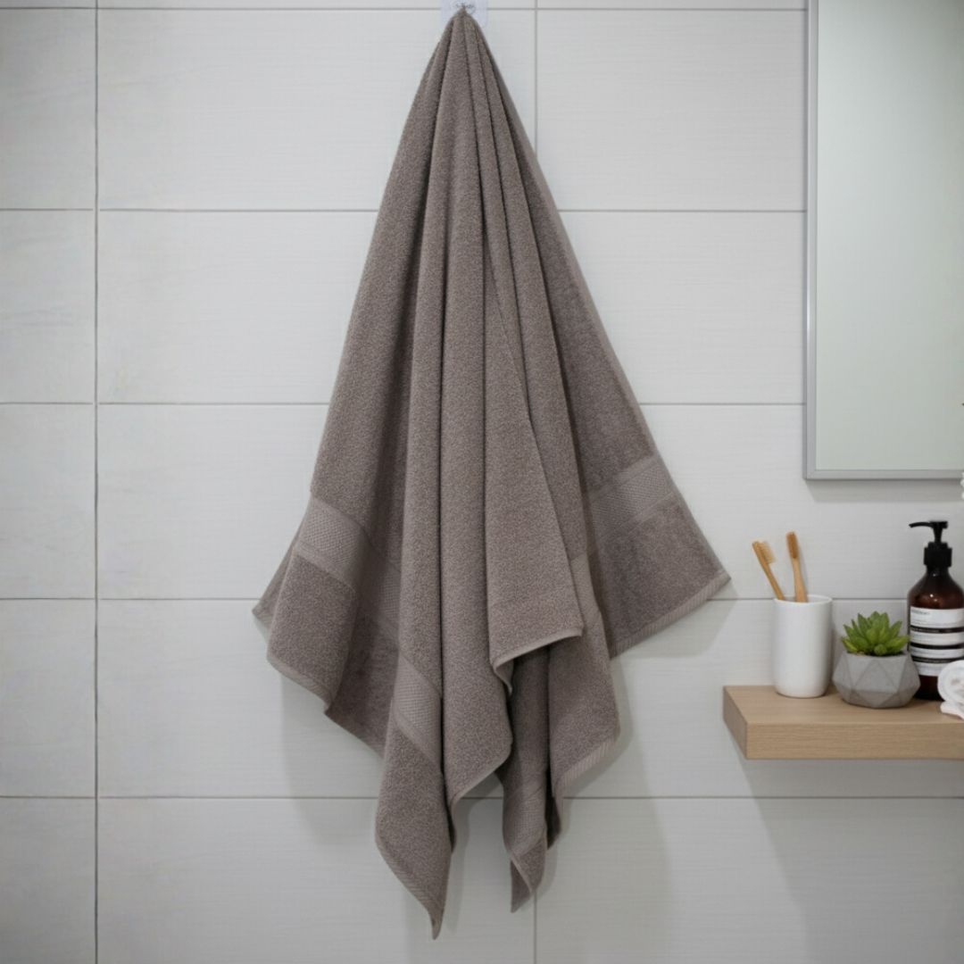 Quick Dry Taupe Brown Cotton Bath Towel – 645 GSM Extra Large (150×75 cm) Ultra Soft & Super Absorbent