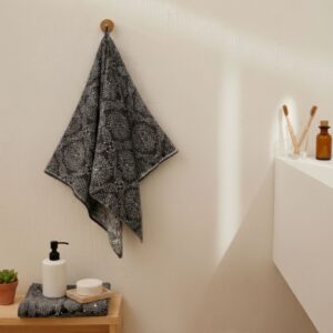 Luxury Quick Dry Black & White Patterned Cotton Bath Towel – 640 GSM, Extra Large (152×75 cm) Ultra Soft & Super Absorbent