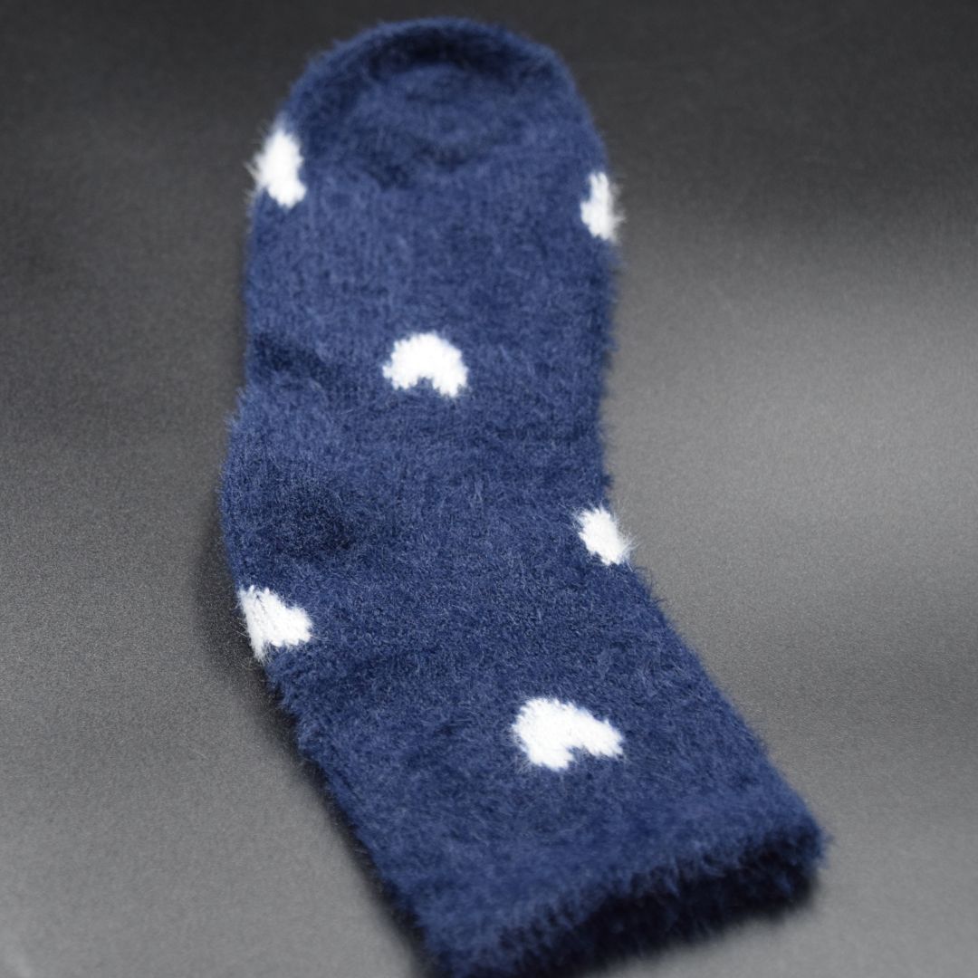 Thermal Knit Plush Socks in Deep Navy Blue with Charming White Heart Motif – Essential Winter Home Wear - Image 4